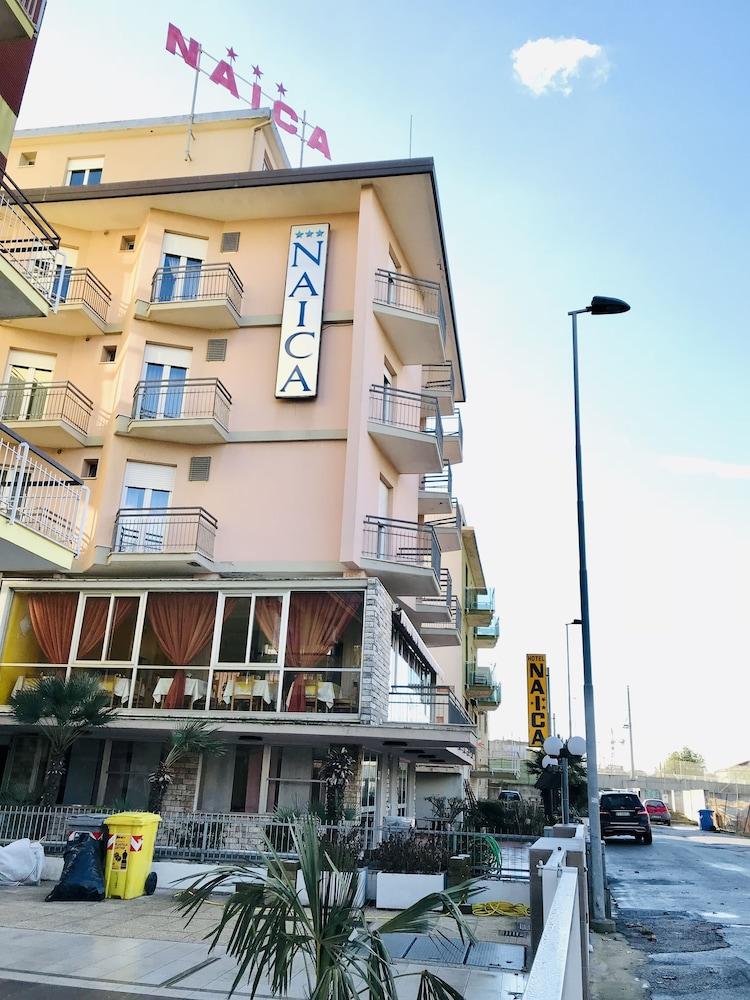 Naica Hotel